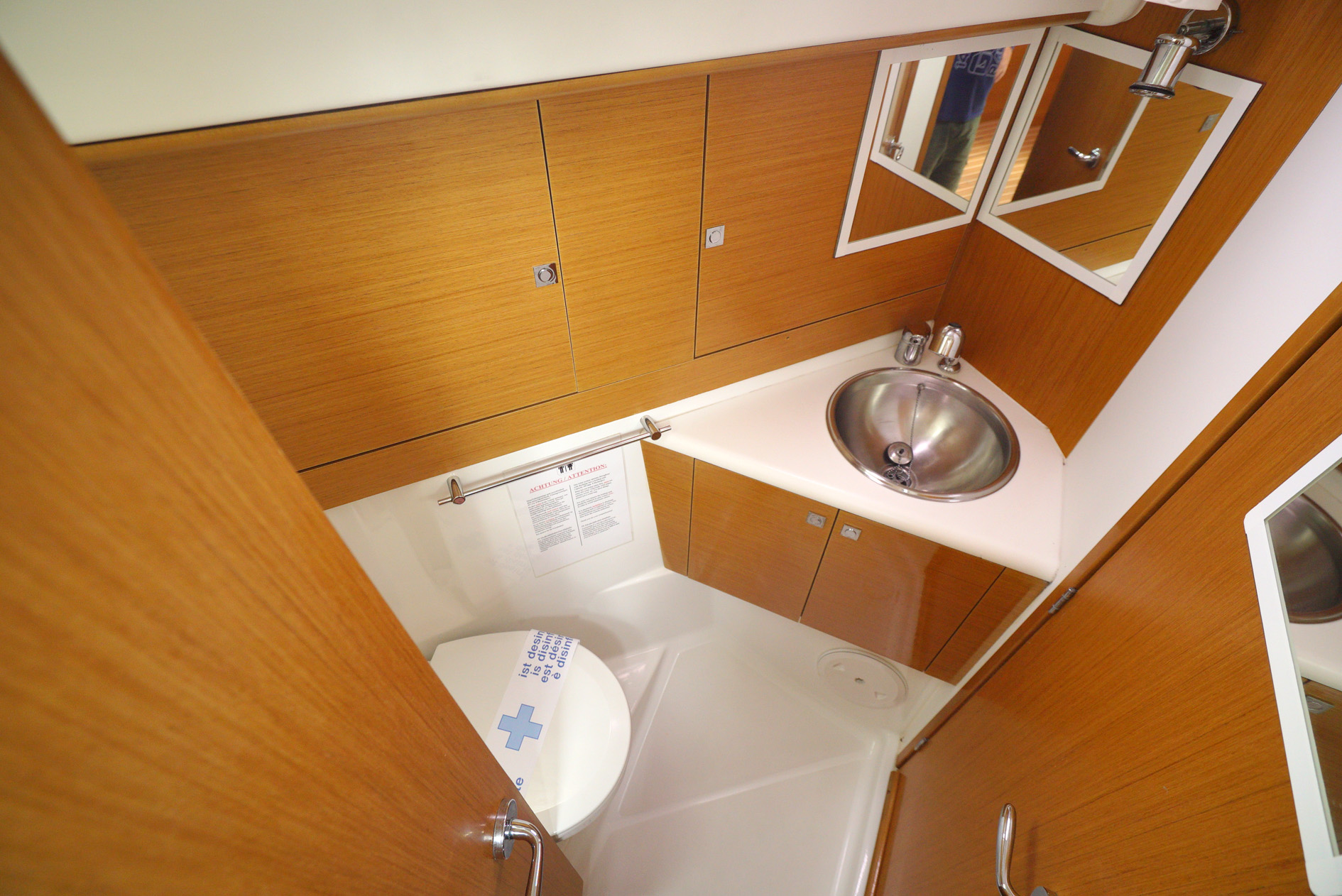 Jeanneau Sun Odyssey 44i - Night & Day